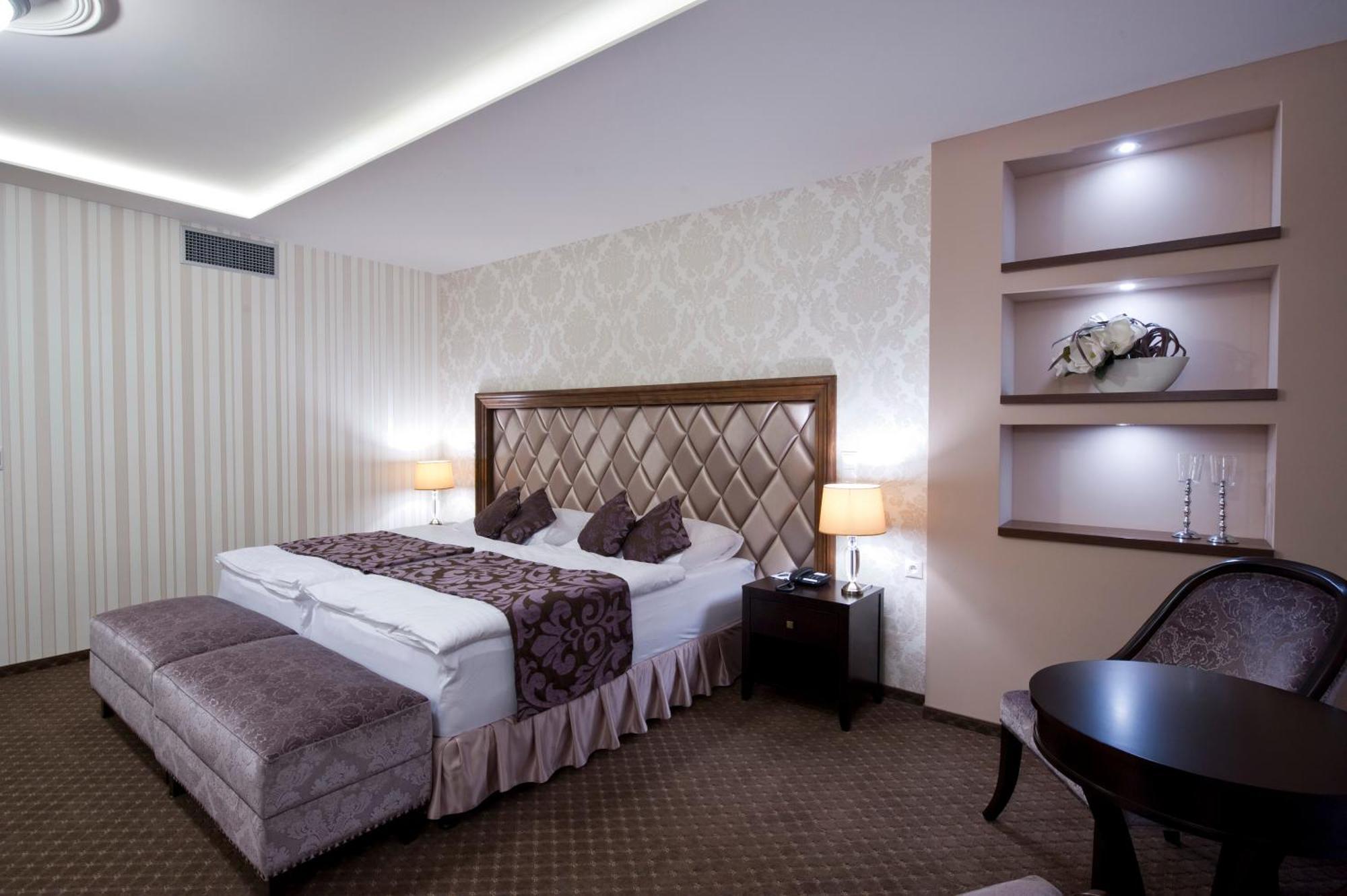 Hotel Dvorana Карловы Вары Экстерьер фото