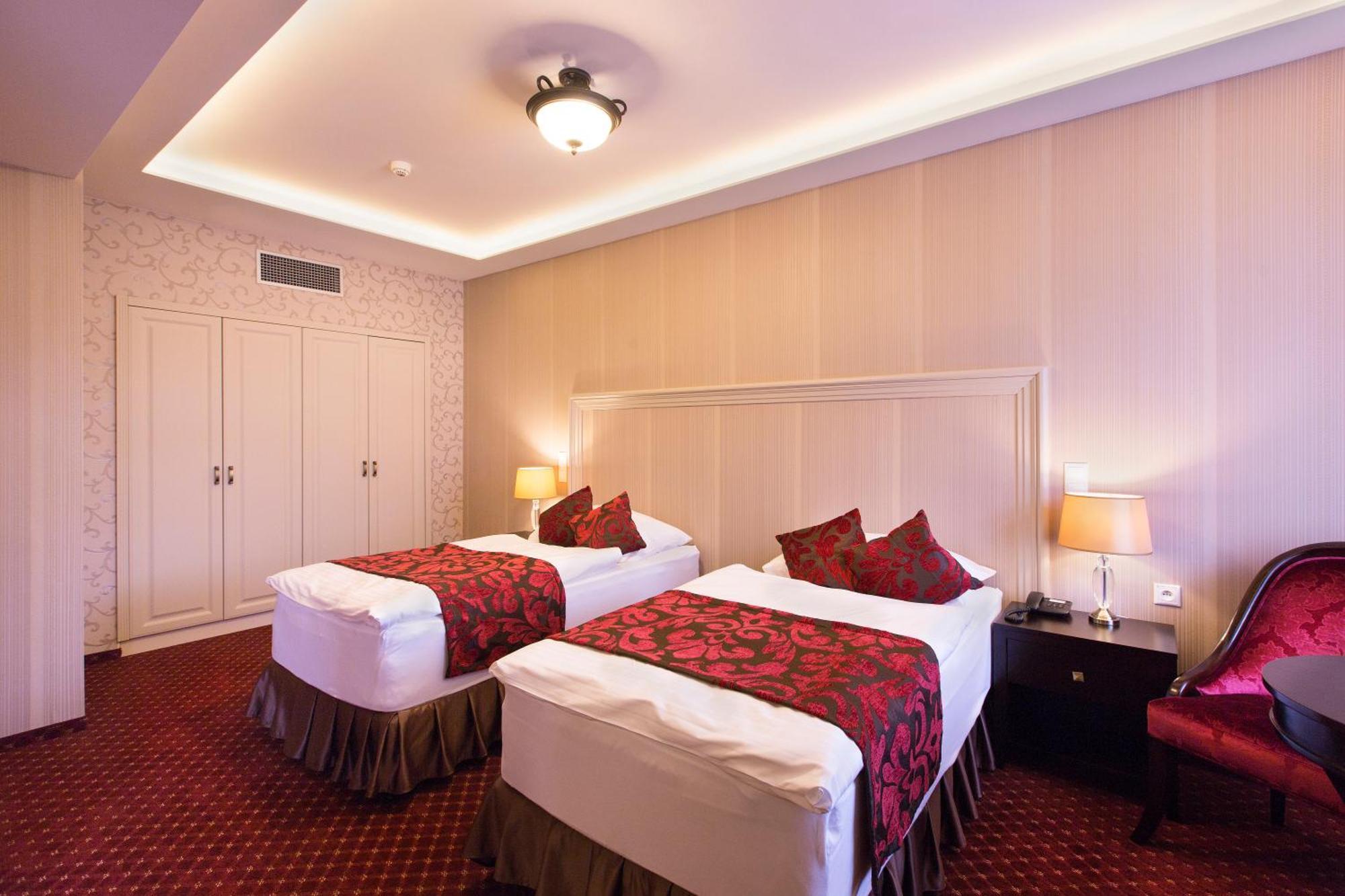Hotel Dvorana Карловы Вары Экстерьер фото
