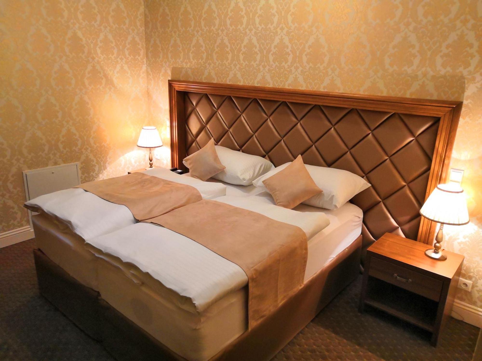 Hotel Dvorana Карловы Вары Экстерьер фото